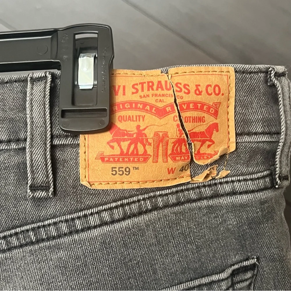 Levi's Men's 40x30 Black Relaxed Straight 559 Jeans NWOT Casual Western